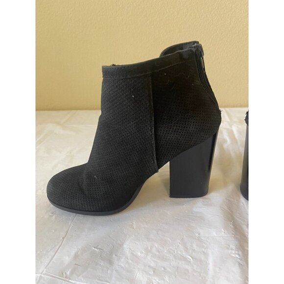 Call it spring  perforated ankle  boot  size 8 zip up - Picture 13 of 15